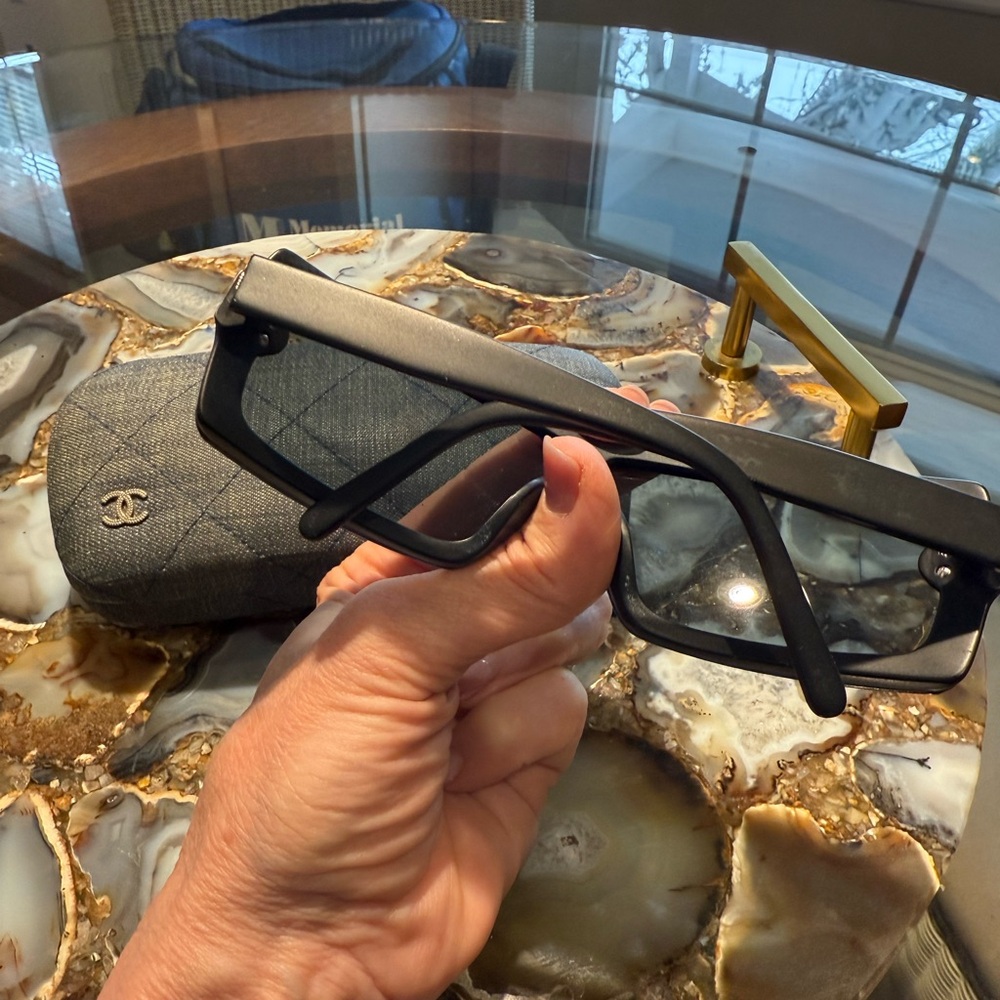 CHANEL Black Sunglasses with Quilted Case - Picture 2 of 14